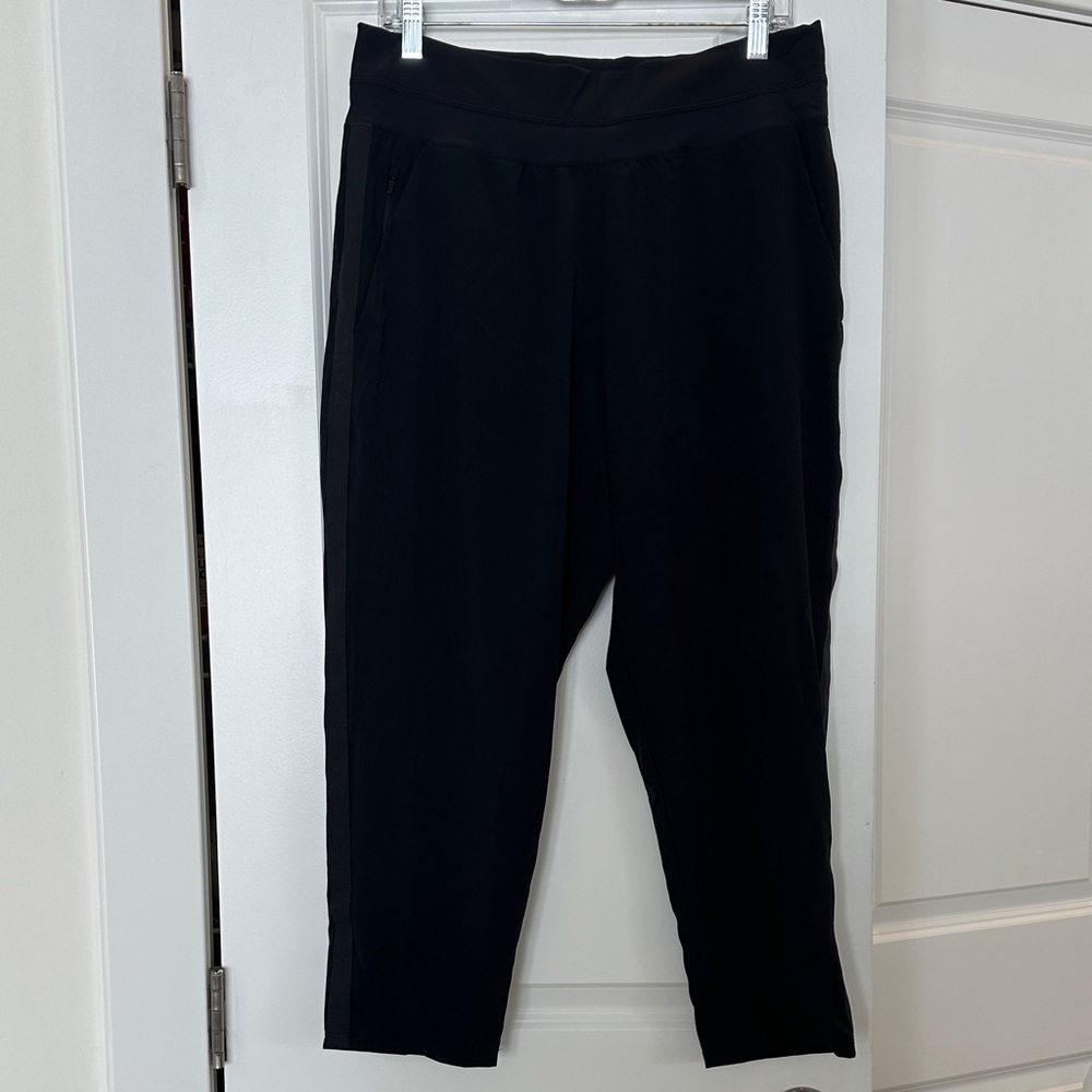 Athleta Black Cropped Pants